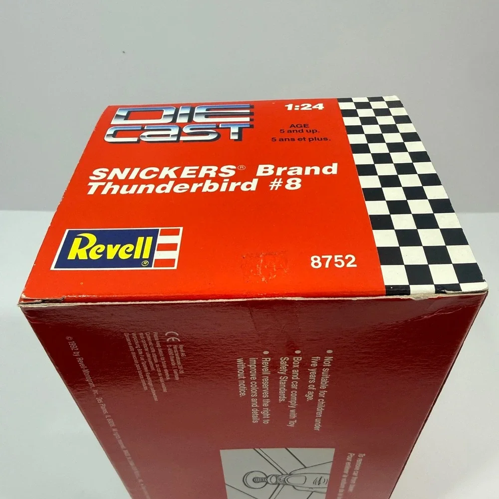 Revell Diecast Car Unisex 1:24 Brown Snickers Thunderbird #8 8752